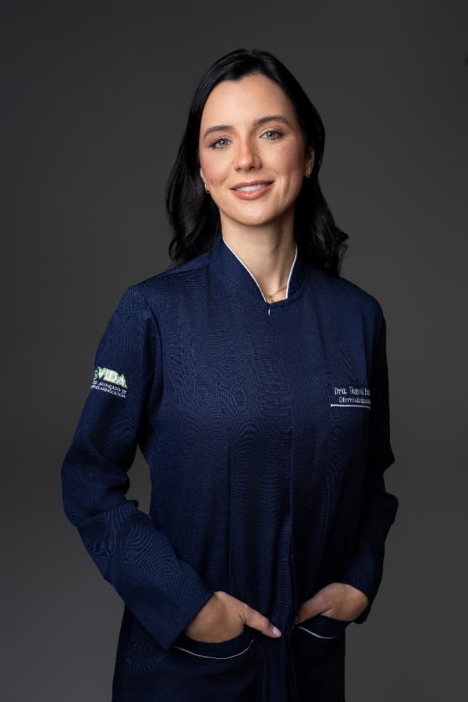 Dra. Thayná Furtado — retrato